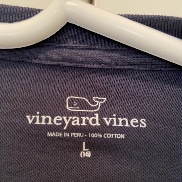 vineyard vines shirt WORN ONCE - Picture 3 of 4